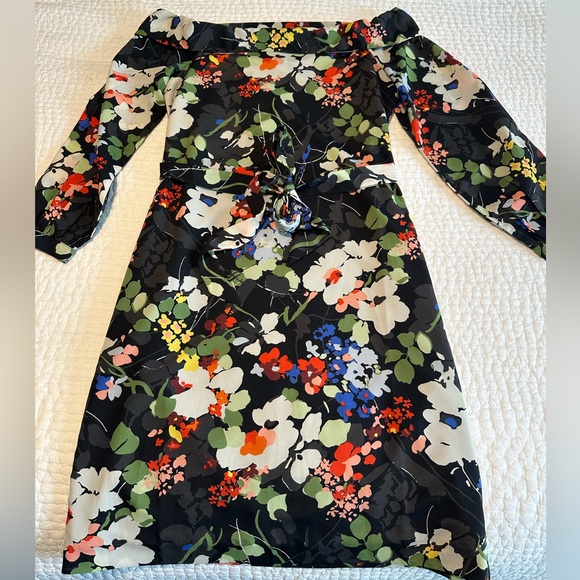 Banana Republic Dresses & Skirts - Banana Republic Black Floral Long Sleeve Dress